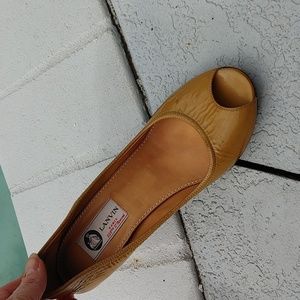 🔥🔥LANVIN patent leather tan peeptoe heels 38.5